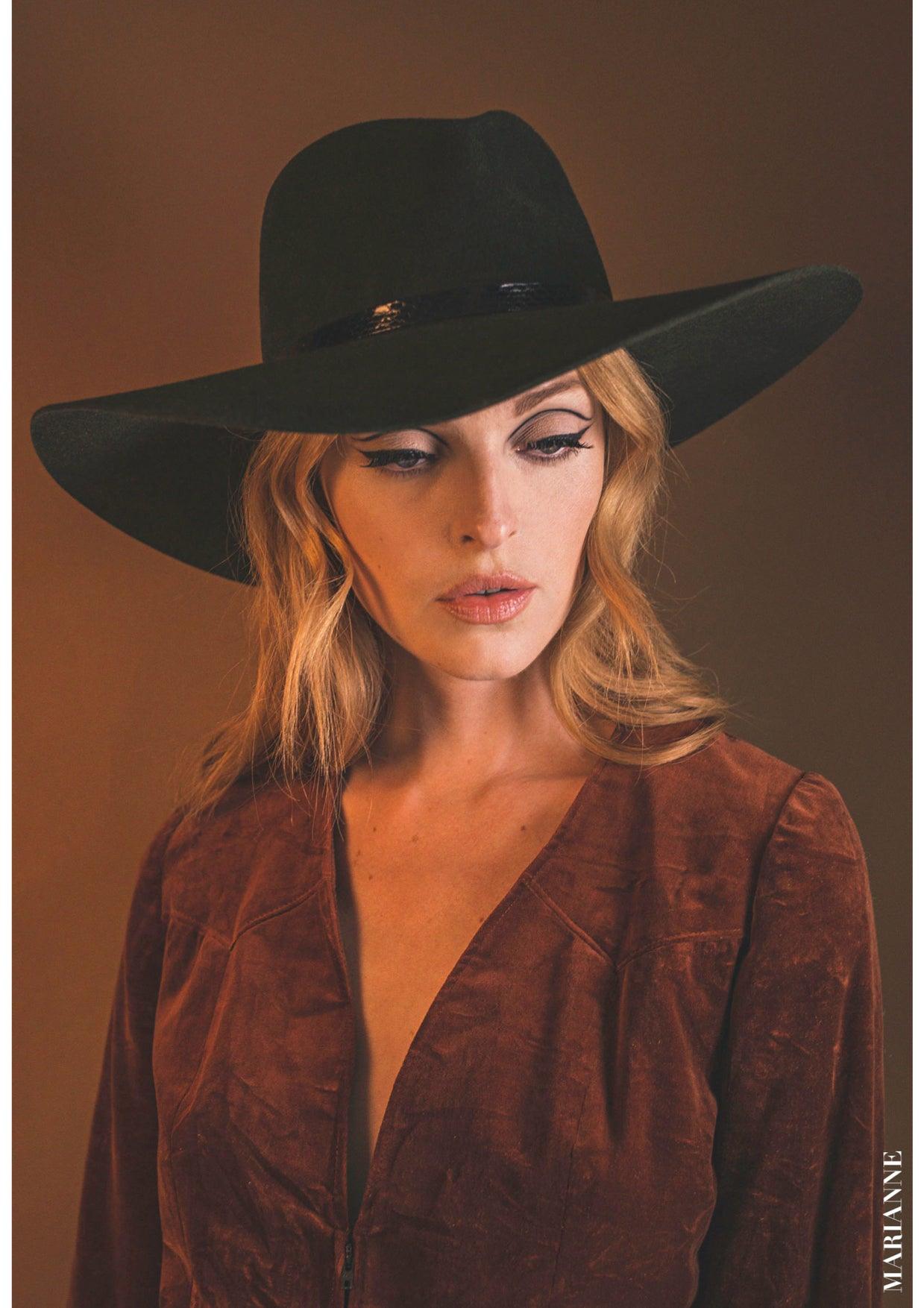 Gladys Tamez hat Lady Gaga main image 3