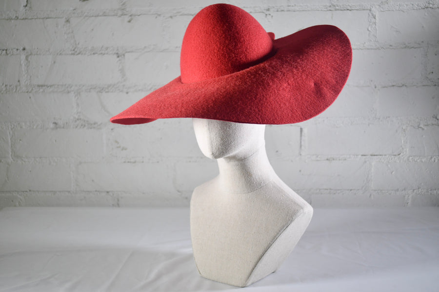 Wide brim red SAMPLE SALE