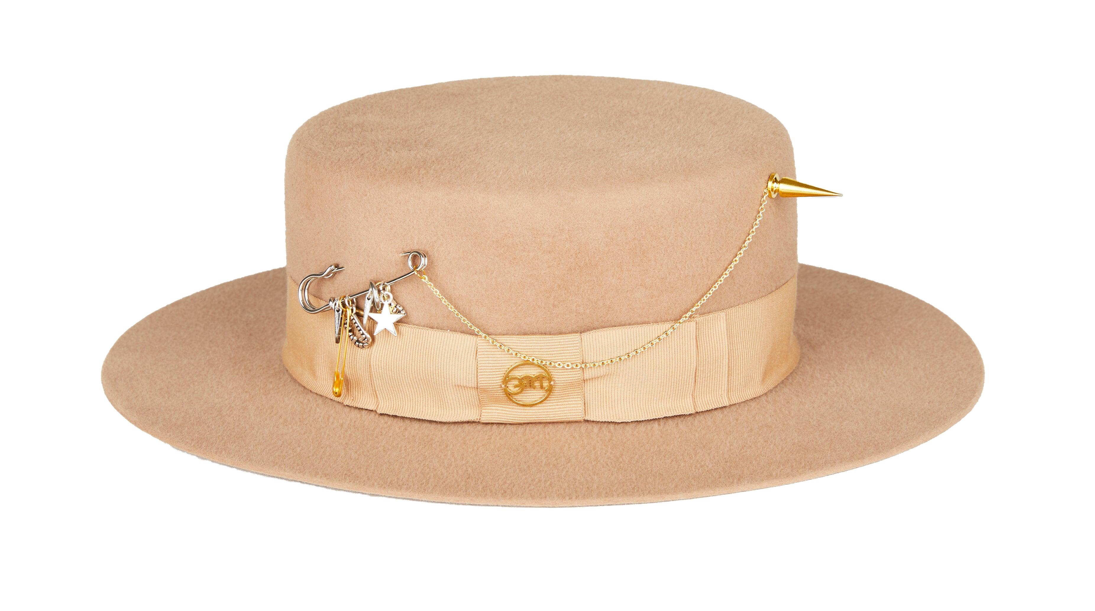 Cordobés | Gladys Tamez Millinery display picture 1