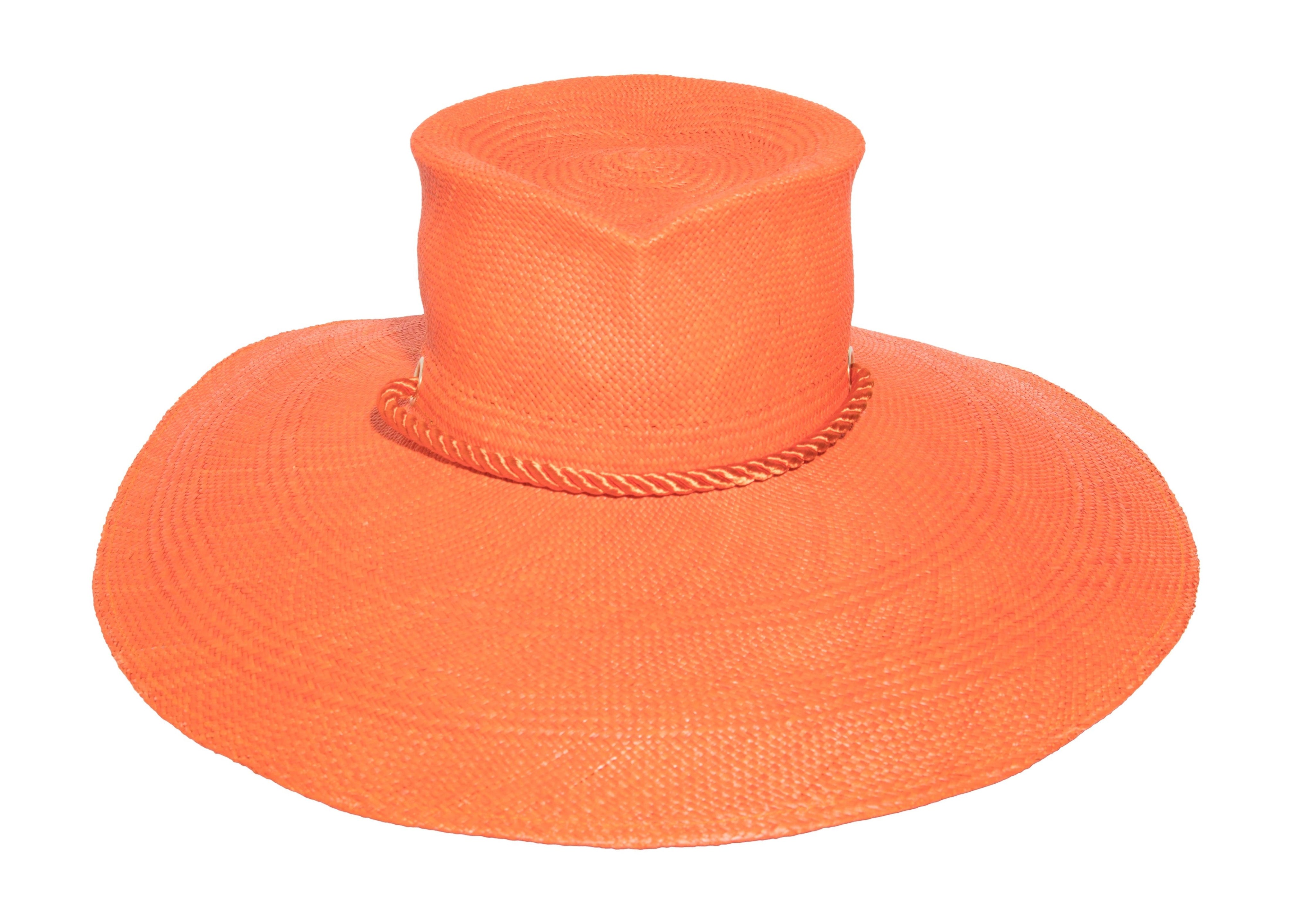Oyster | Gladys Tamez Millinery display picture 1